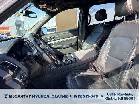 Used 2017 Ford Explorer XLT w/ Equipment Group 202A AWD/4WD image 3