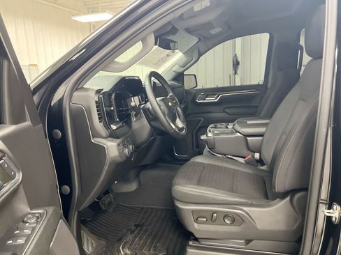 Used 2023 Chevrolet Silverado 1500 LT AWD/4WD image 20