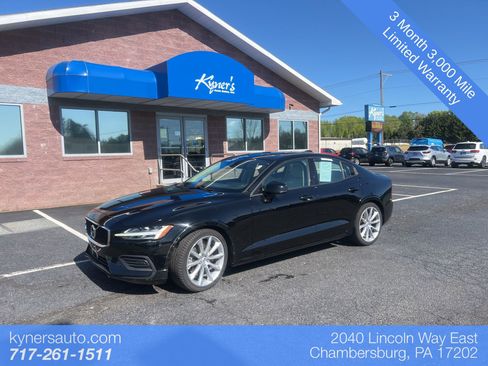 Used 2020 Volvo S60 T6 Momentum AWD/4WD image 1