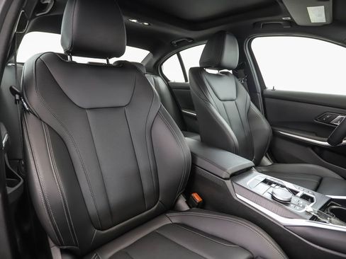 Certified 2025 BMW 330i xDrive 330i xDrive image 32