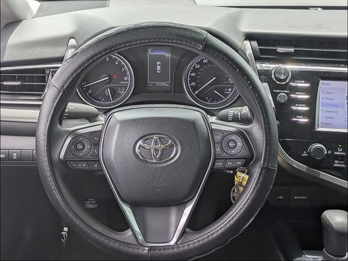 Used 2020 Toyota Camry LE FWD image 17