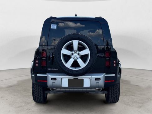 Used 2025 Land Rover Defender 110 S AWD/4WD image 5