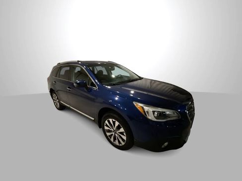 Used 2017 Subaru Outback 2.5i Touring w/ Popular Package #5A AWD/4WD image 2