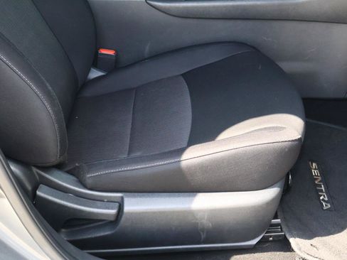 Used 2022 Nissan Sentra SV FWD image 17