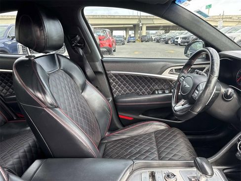 Used 2019 Genesis G70 2.0T Advanced w/ Sport Package image 17
