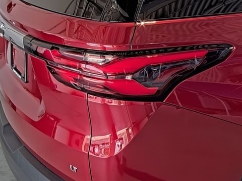 Certified 2023 Chevrolet Traverse LT w/ LT Premium Package AWD/4WD image 15
