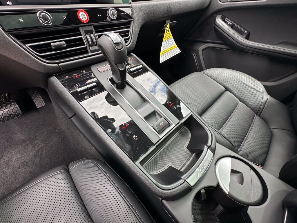 Used 2026 Porsche Macan S AWD/4WD image 31