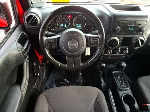 Used 2018 Jeep Wrangler Unlimited Sport w/ Connectivity Group AWD/4WD image 19