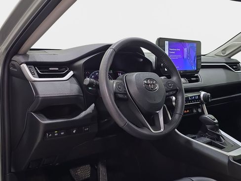 Used 2023 Toyota RAV4 XLE Premium FWD image 18