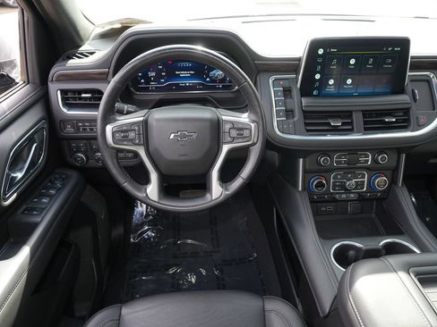 Used 2022 Chevrolet Tahoe Z71 w/ Z71 Off-Road Package AWD/4WD image 20