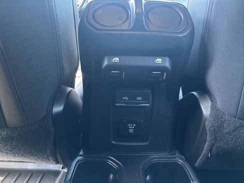 Used 2019 Jeep Wrangler Unlimited Sahara w/ Safety Group AWD/4WD image 34