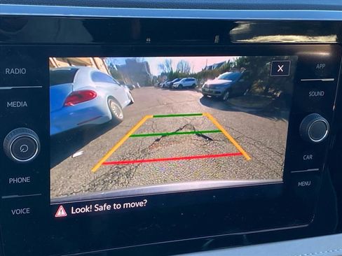 Used 2025 Volkswagen Taos SE image 16