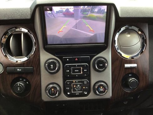 Used 2014 Ford F250 Lariat w/ Chrome Package AWD/4WD image 27
