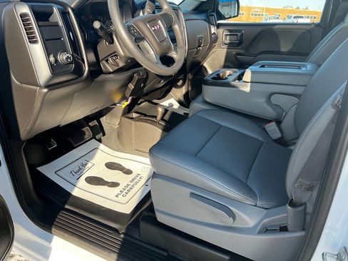 Used 2017 GMC Sierra 1500 4x4 Regular Cab image 12