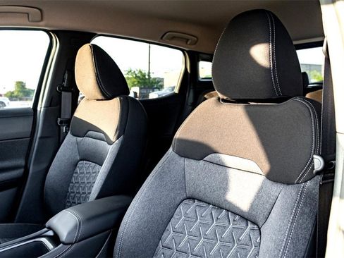 New 2025 Nissan Kicks SV image 8