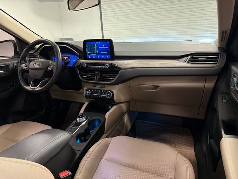 Used 2020 Ford Escape Titanium w/ Titanium Premium Package 2.0 AWD/4WD image 30