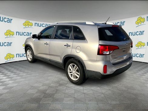 Used 2014 Kia Sorento LX image 3