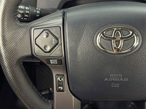 Used 2019 Toyota Tacoma TRD Sport image 19