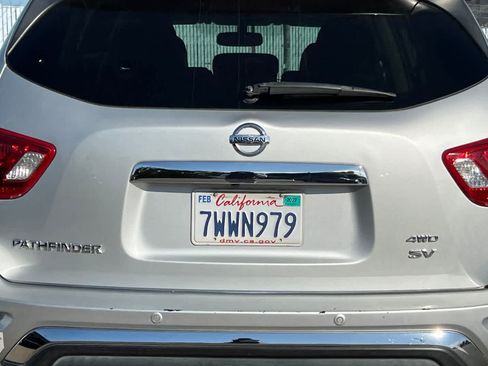 Used 2017 Nissan Pathfinder SV AWD/4WD image 22