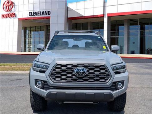 Used 2021 Toyota Tacoma TRD Off-Road w/ TRD Premium Off Road Package AWD/4WD image 3