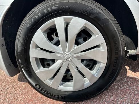 Used 2025 Nissan Versa S w/ Trunk Package image 27