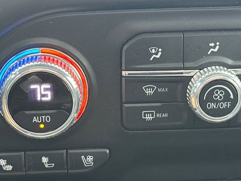 Used 2020 GMC Sierra 3500 Denali w/ Denali Ultimate Package image 28