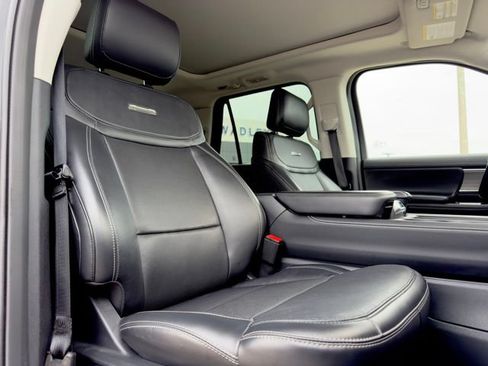 Certified 2025 Ford Expedition Platinum AWD/4WD image 16