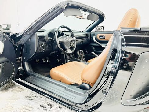 Used 2002 Toyota MR2 image 18