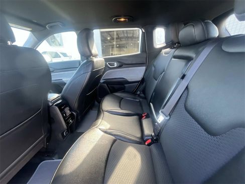 Used 2024 Jeep Compass Latitude image 13