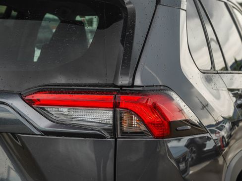 Used 2024 Toyota RAV4 LE AWD/4WD image 8