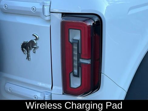 Used 2023 Ford Bronco Badlands image 40