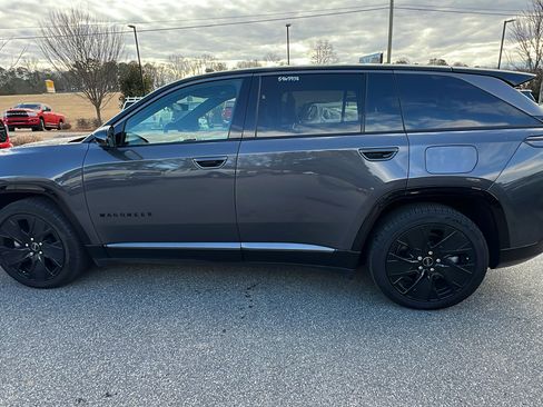 Used 2024 Jeep Wagoneer Launch Edition image 11