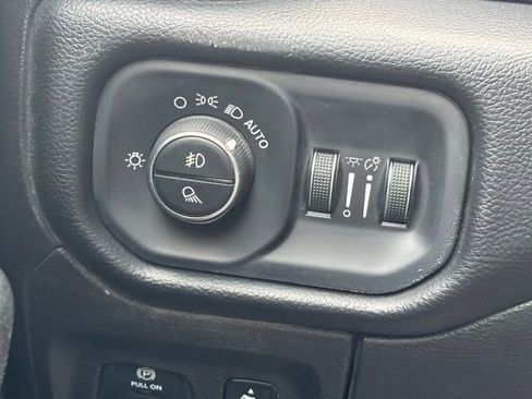 Used 2019 RAM 1500 Big Horn AWD/4WD image 23