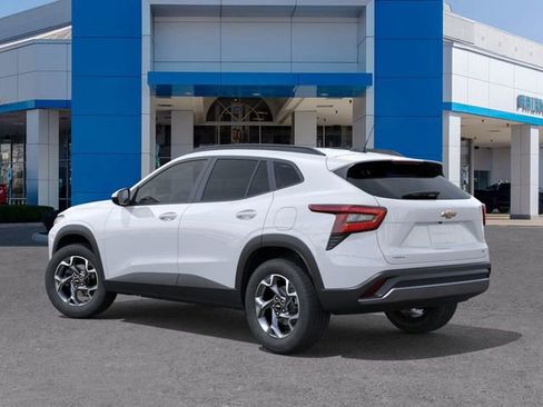 New 2026 Chevrolet Trax LT image 3