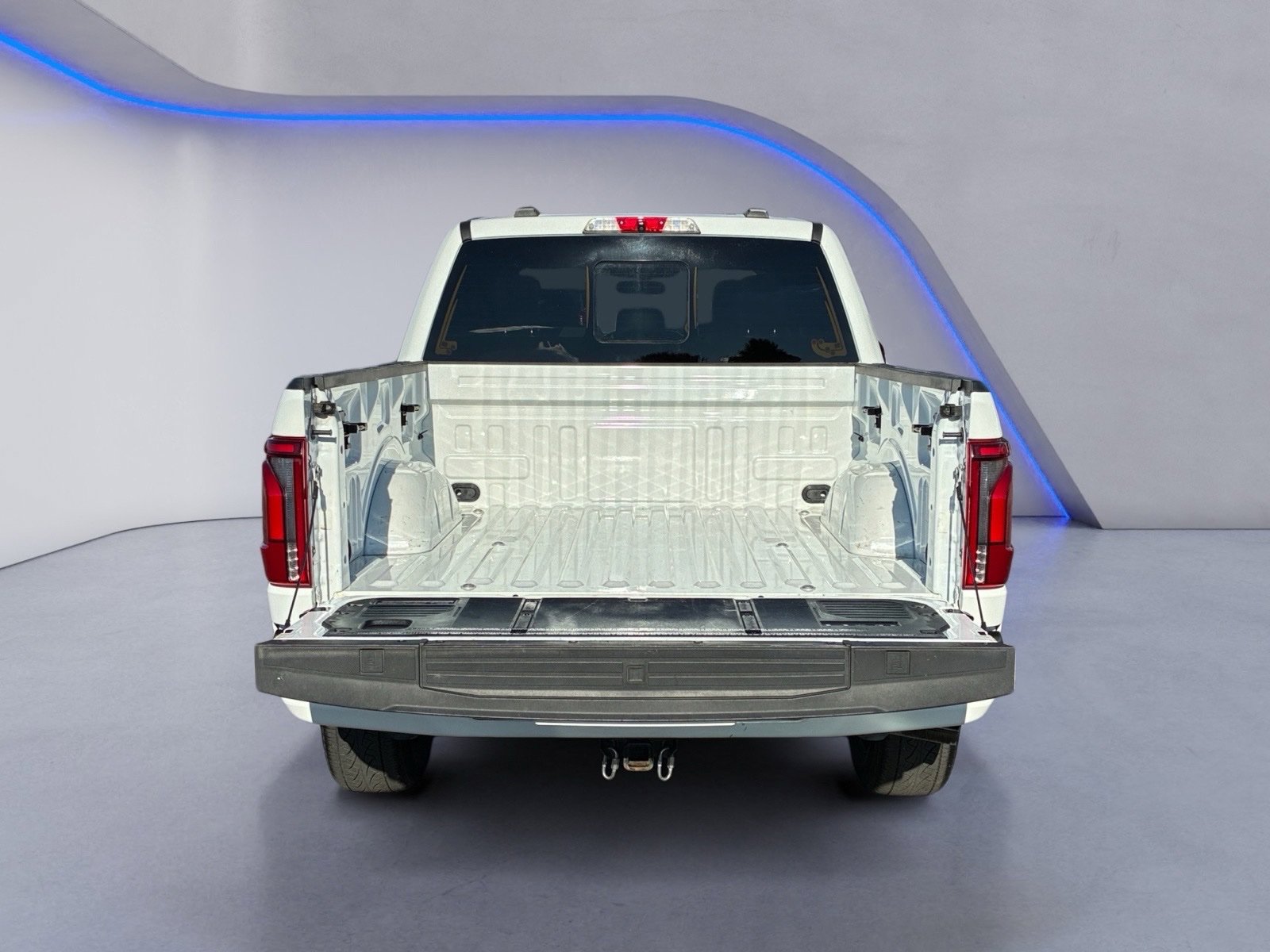 Certified 2024 Ford F150 Platinum w/ FX4 Off-Road Package AWD/4WD image 9