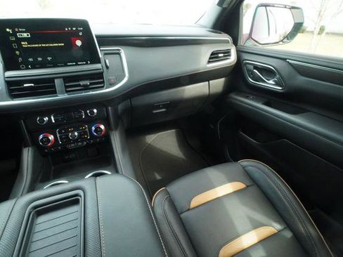 Used 2024 GMC Yukon AT4 w/ Technology Package image 12