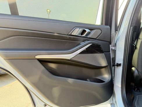 Used 2023 BMW X7 xDrive40i w/ M Sport Package image 14