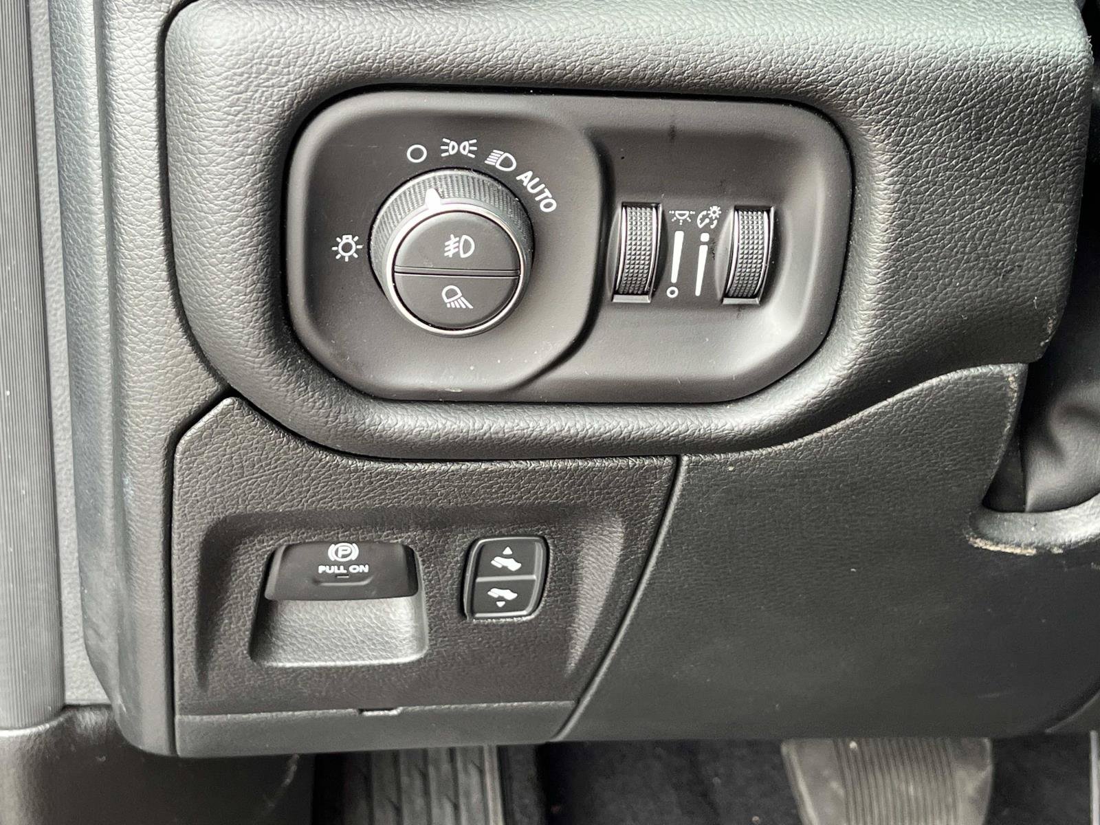 Used 2026 RAM 1500 Laramie AWD/4WD image 29