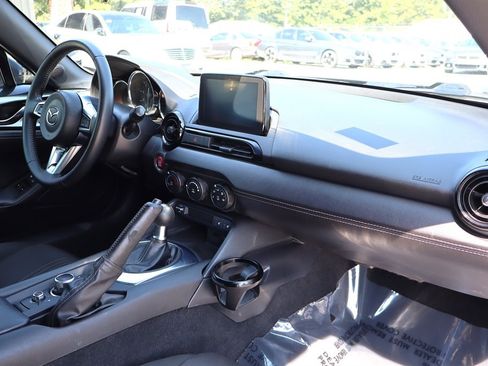 Used 2020 MAZDA MX-5 Miata RF Club RWD image 29