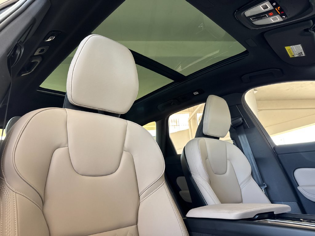 Certified 2026 Volvo XC60 B5 Plus AWD/4WD image 16