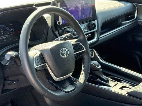 Used 2025 Toyota Grand Highlander AWD Hybrid image 20