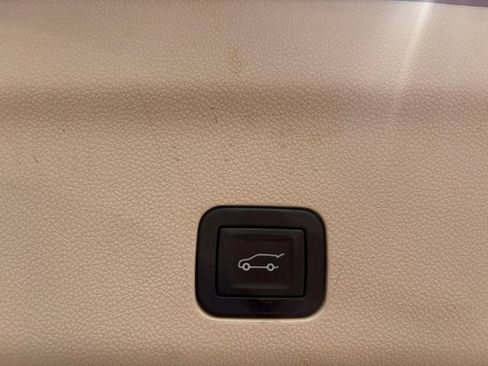 Certified 2024 Cadillac Escalade Premium Luxury w/ LPO, Floor Liner Package AWD/4WD image 18