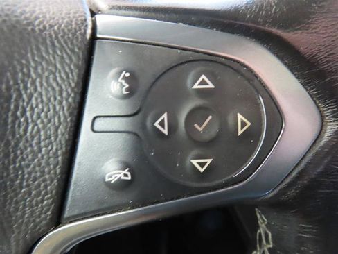 Used 2020 Chevrolet Suburban LT AWD/4WD image 17