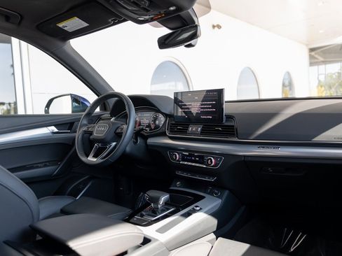 Used 2025 Audi Q5 2.0T Premium w/ Convenience Plus Package image 6