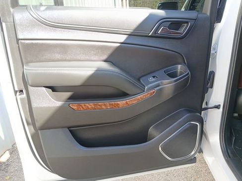 Used 2019 Chevrolet Suburban Premier w/ Premier Plus Edition RWD image 27