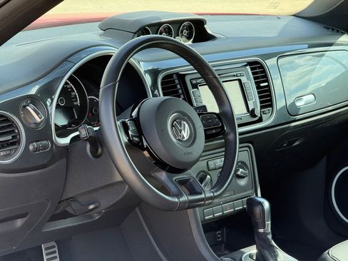 Used 2015 Volkswagen Beetle R-Line FWD image 9