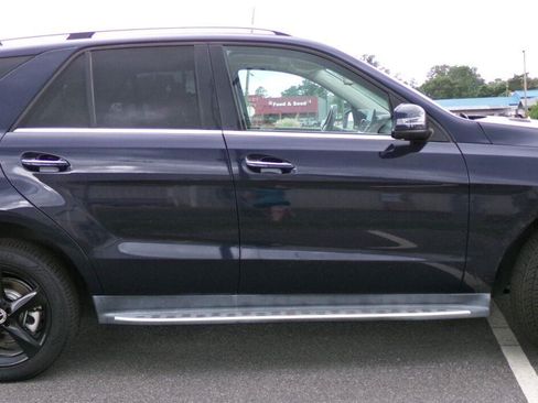 Used 2018 Mercedes-Benz GLE 350 w/ Premium 1 Package image 5