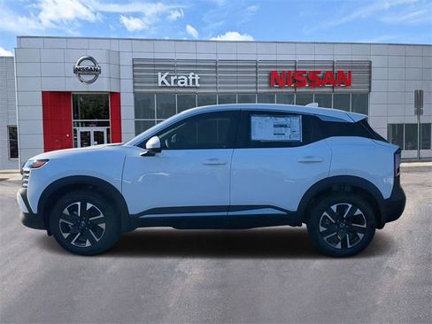 New 2025 Nissan Kicks SV image 6