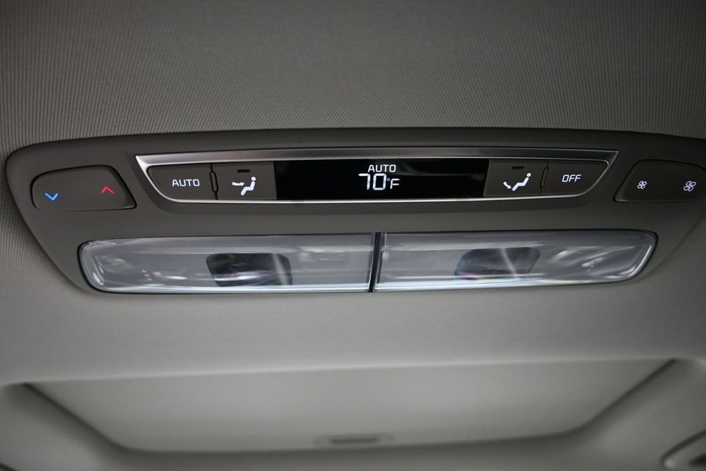 Used 2025 Kia Telluride EX w/ EX Captain's Chair Package FWD image 32
