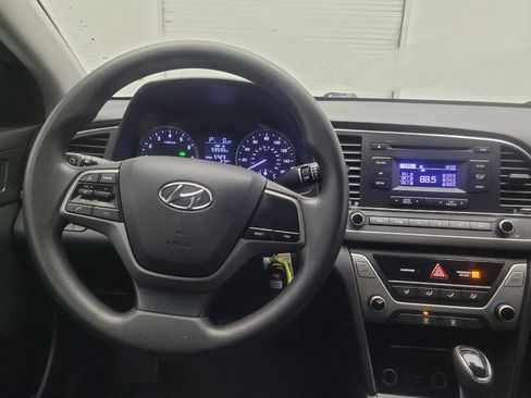 Used 2018 Hyundai Elantra SE FWD image 22